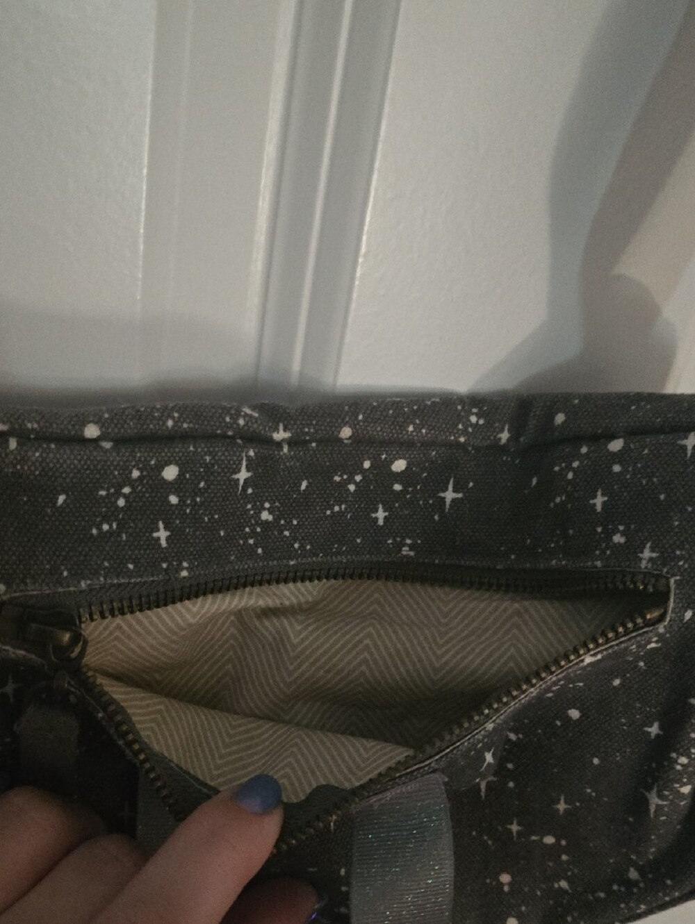 Gray Star Print Crescent Moon Belt Bag - Danica Studio - Picture 5 of 5